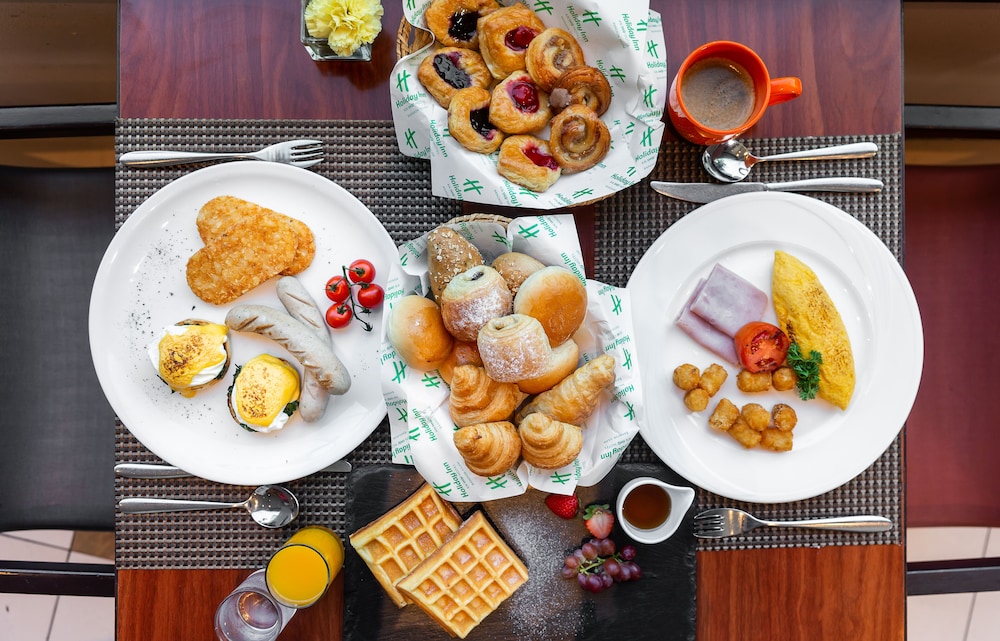 Holiday Inn Bangkok Silom by IHG