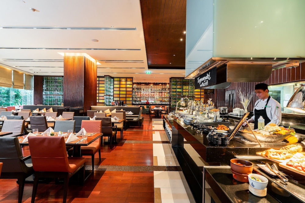 Holiday Inn Bangkok Silom by IHG