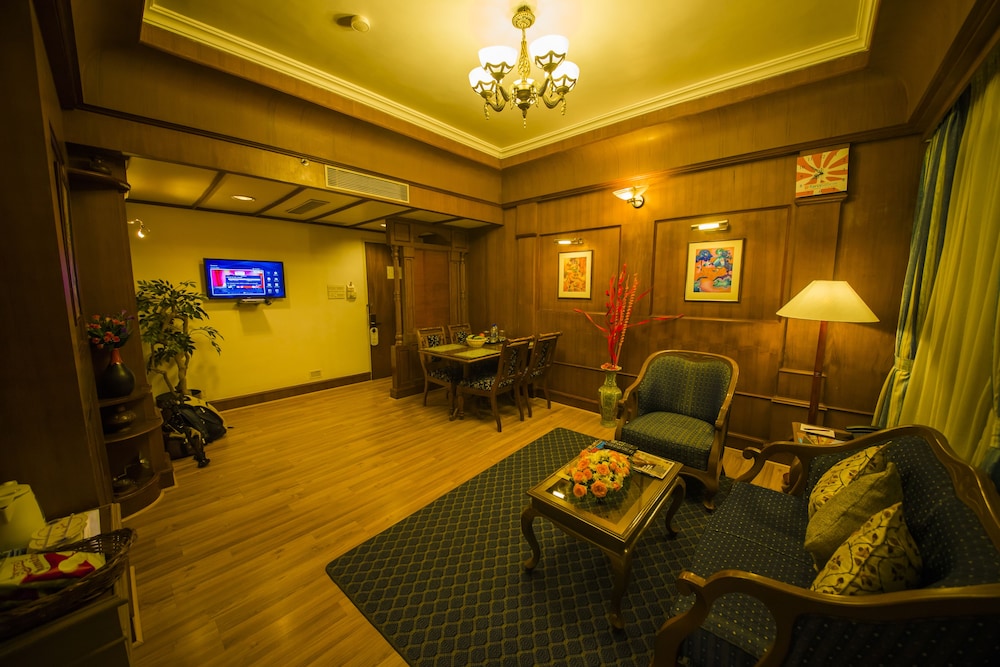 The Renai Cochin