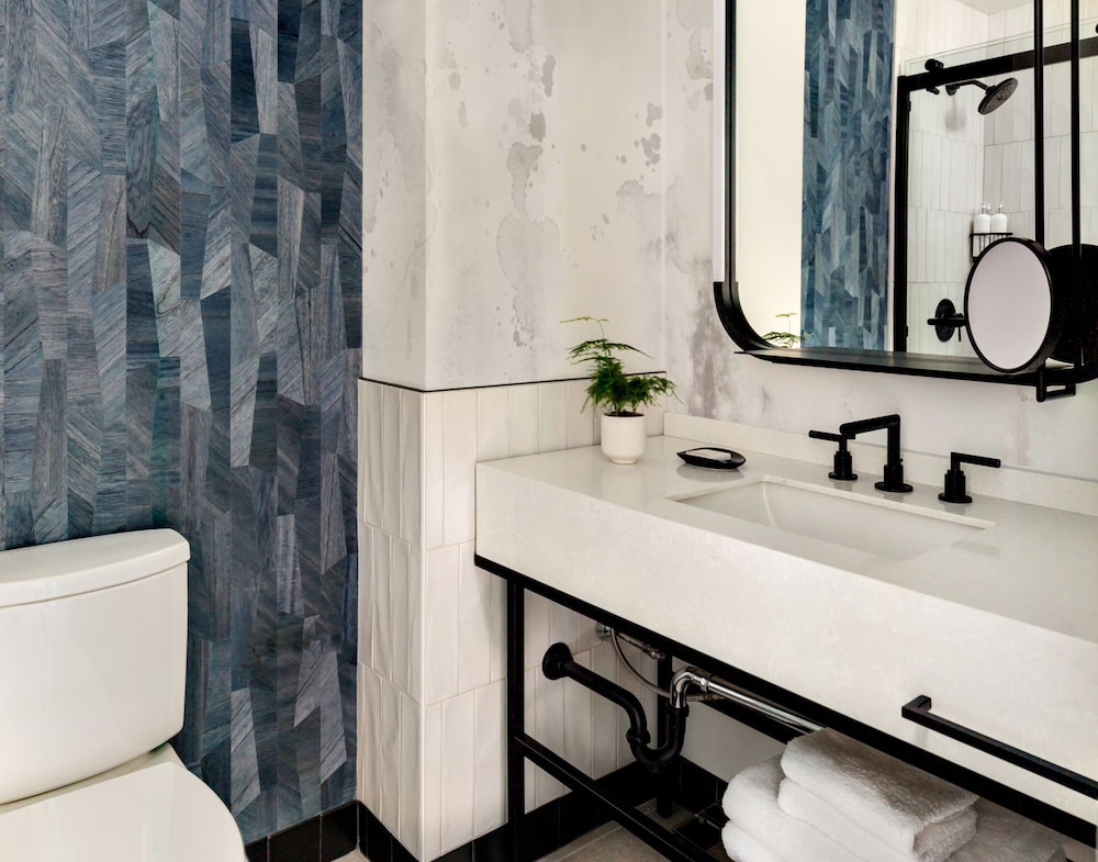 Kimpton Theta New York - Times Square by IHG