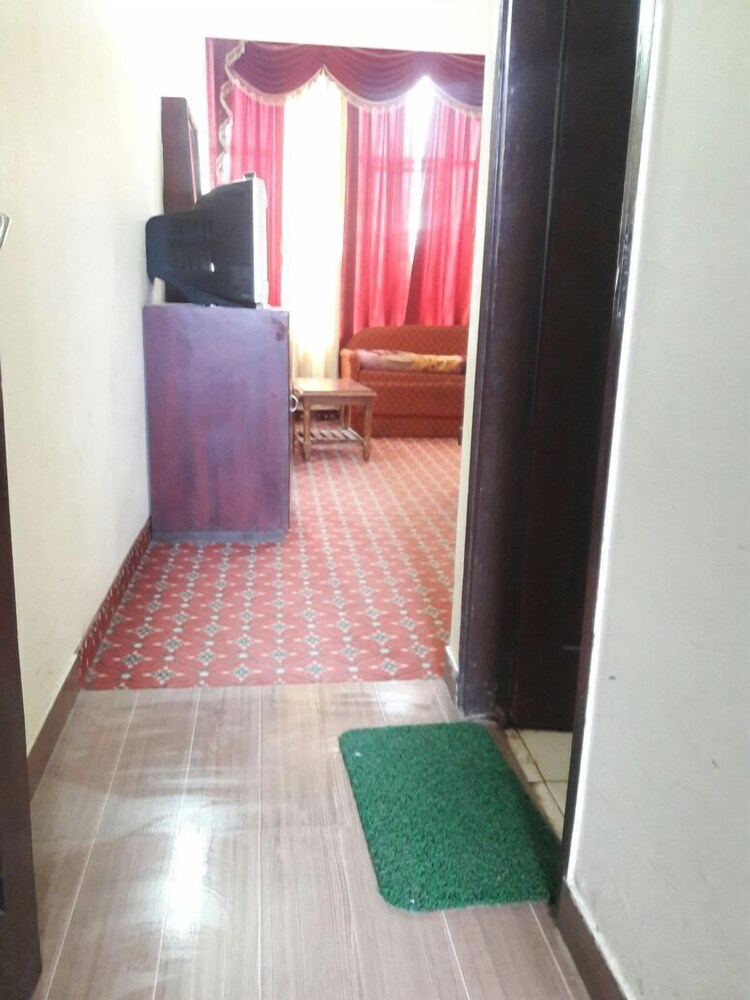 Hotel AJ International
