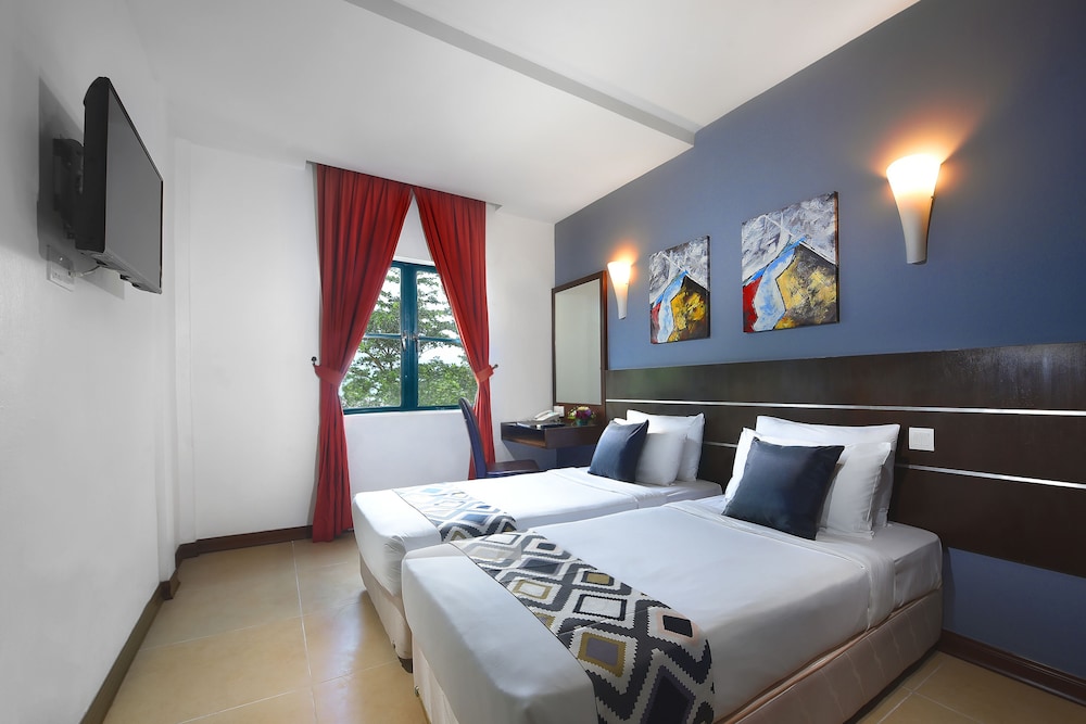 Bella Vista Waterfront Resort