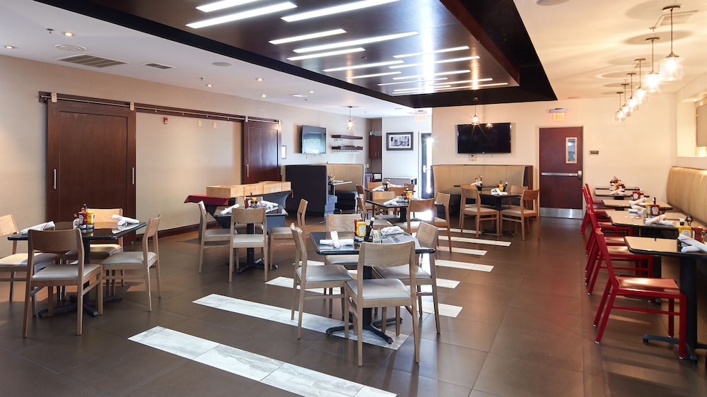 Holiday Inn Hotel & Suites Stockbridge / Atlanta I-75 by IHG
