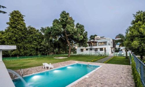 Nadhiyoram River Retreat
