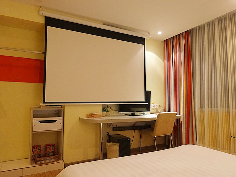 Green Oasis Hotel