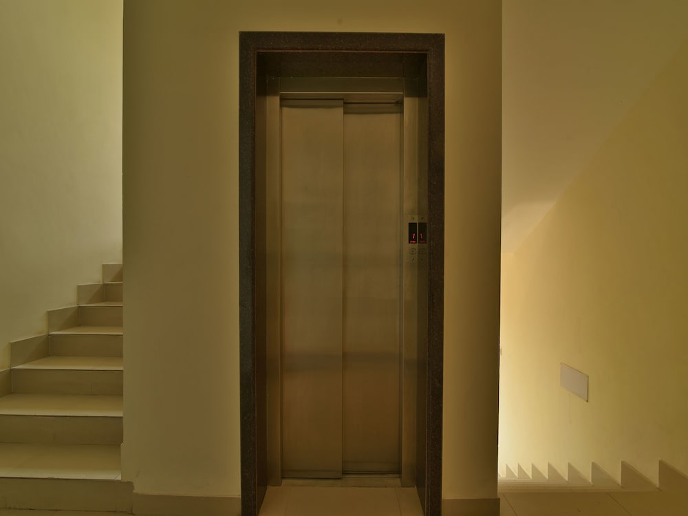 Oyo 12993 Pramila Court
