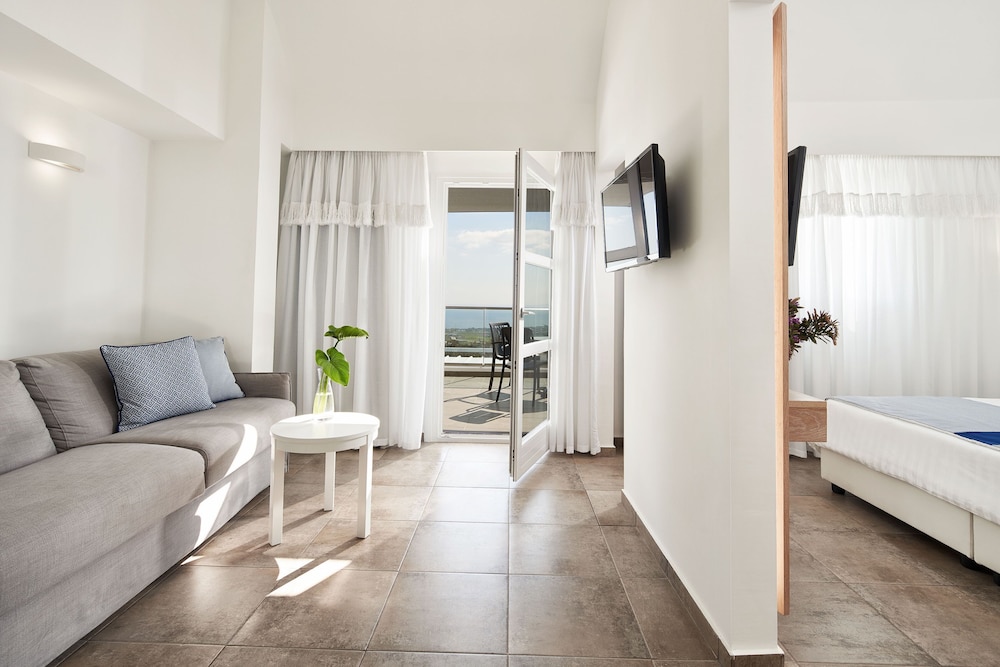 Aressana Spa Hotel and Suites