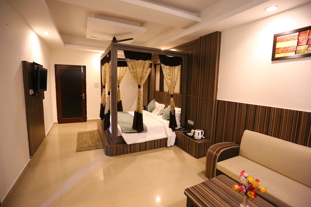 Hotel Maharaja Inn By Geetanjali Hotels