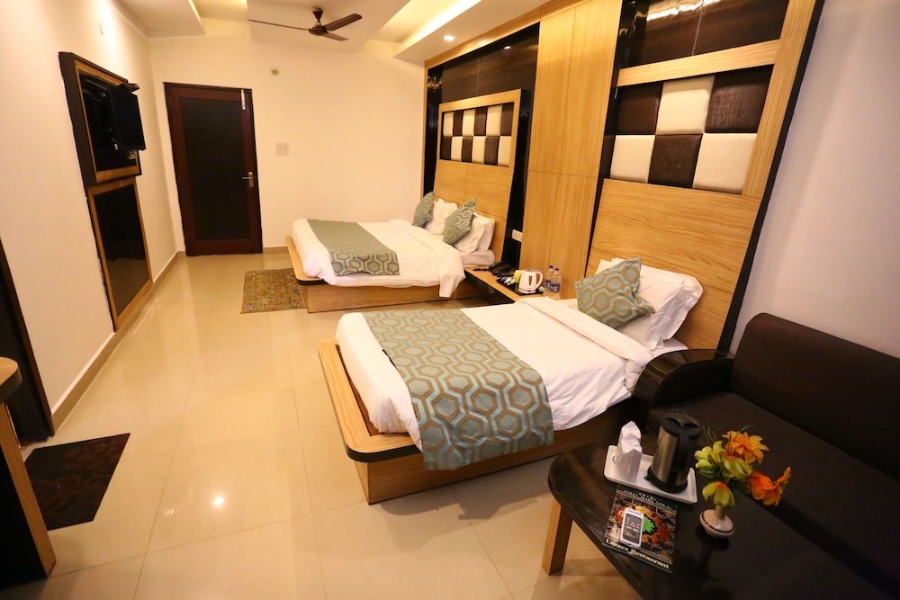 Hotel Maharaja Inn By Geetanjali Hotels
