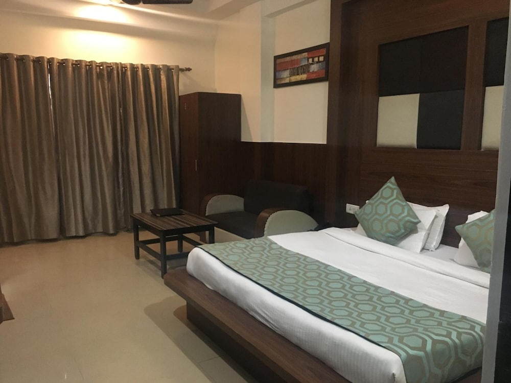 Hotel Maharaja Inn By Geetanjali Hotels