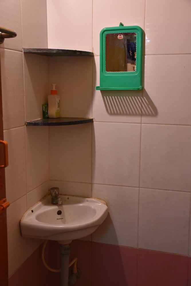 Sai Murugan Lodge