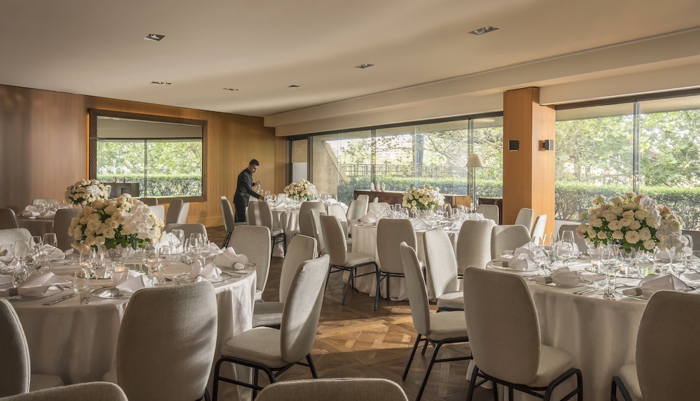 Four Seasons Hotel Sydney