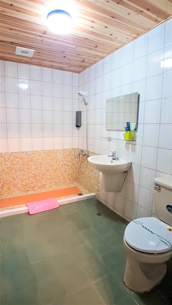 DongNing Atlas Hotel