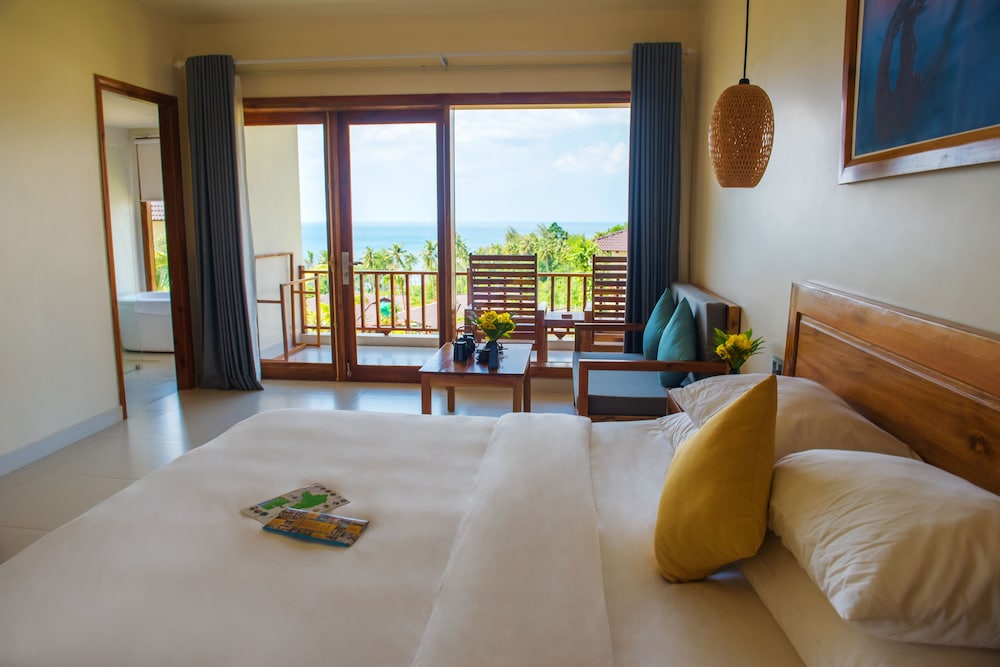 Camia Resort & Spa