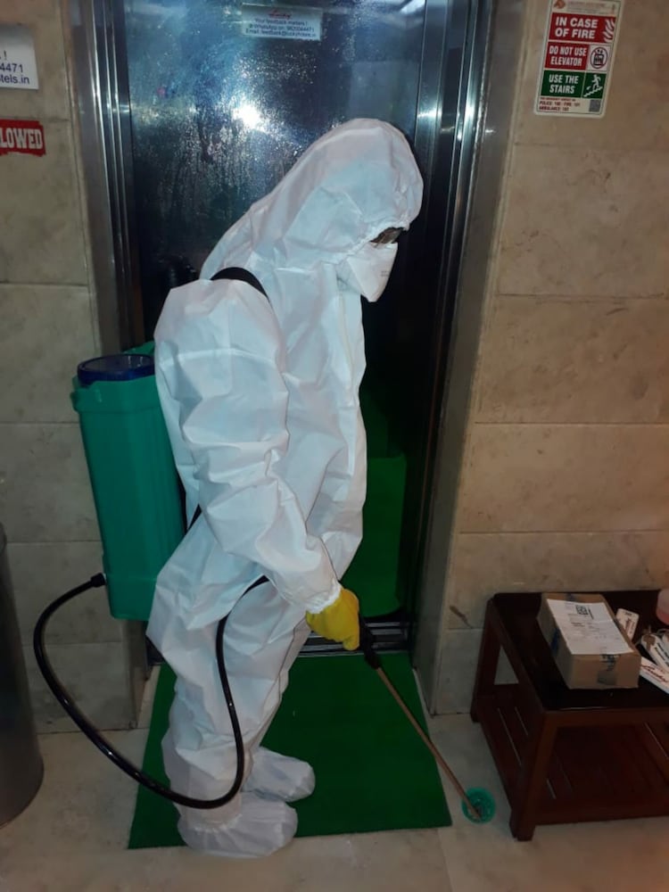 Lucky Hotel Bandra