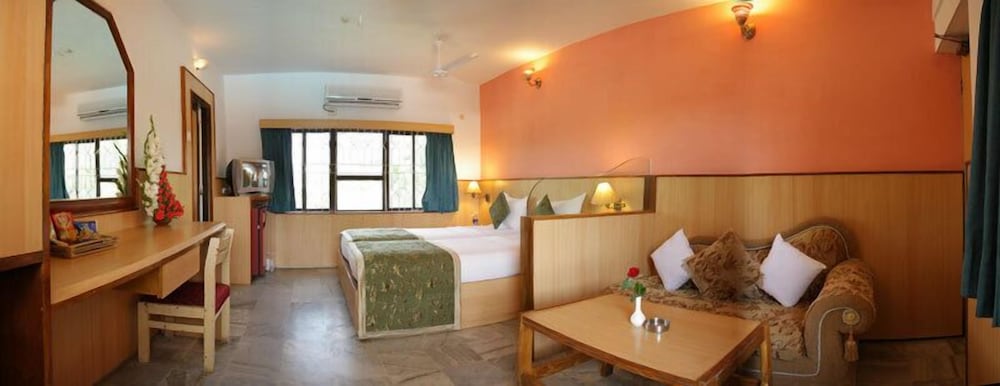 Hotel Mamallaa Heritage