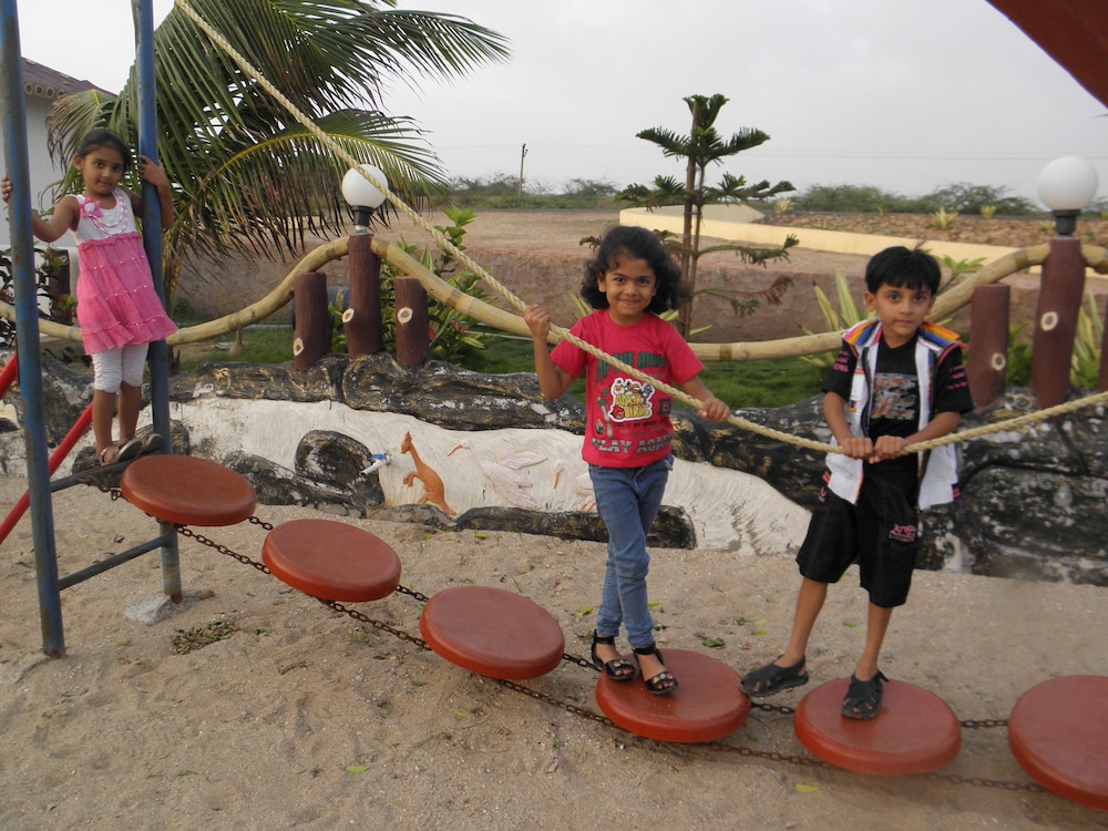 Goverdhan Greens Resort