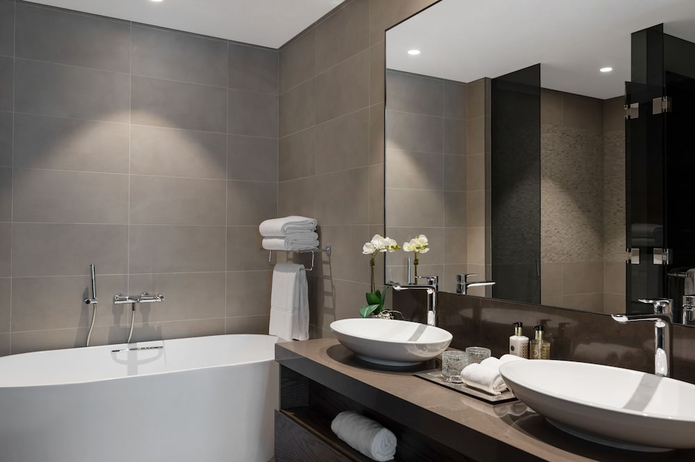 Jumeirah Living Marina Gate