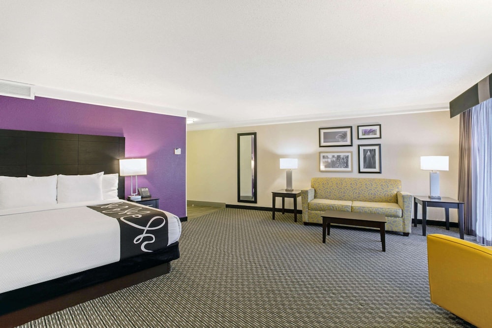 La Quinta Inn & Suites by Wyndham Boston-Andover