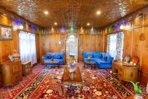 Wangnoo Heritage Houseboats