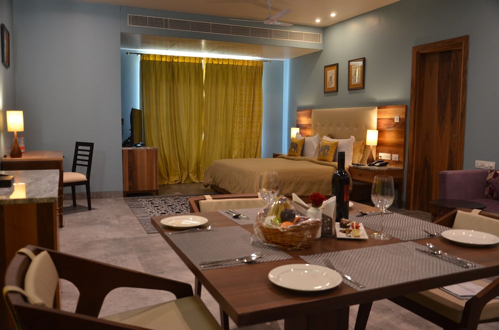 juSTa Sajjangarh Resort & Spa
