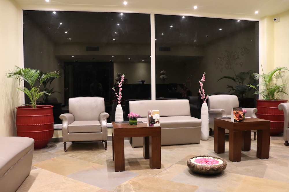 juSTa Sajjangarh Resort & Spa