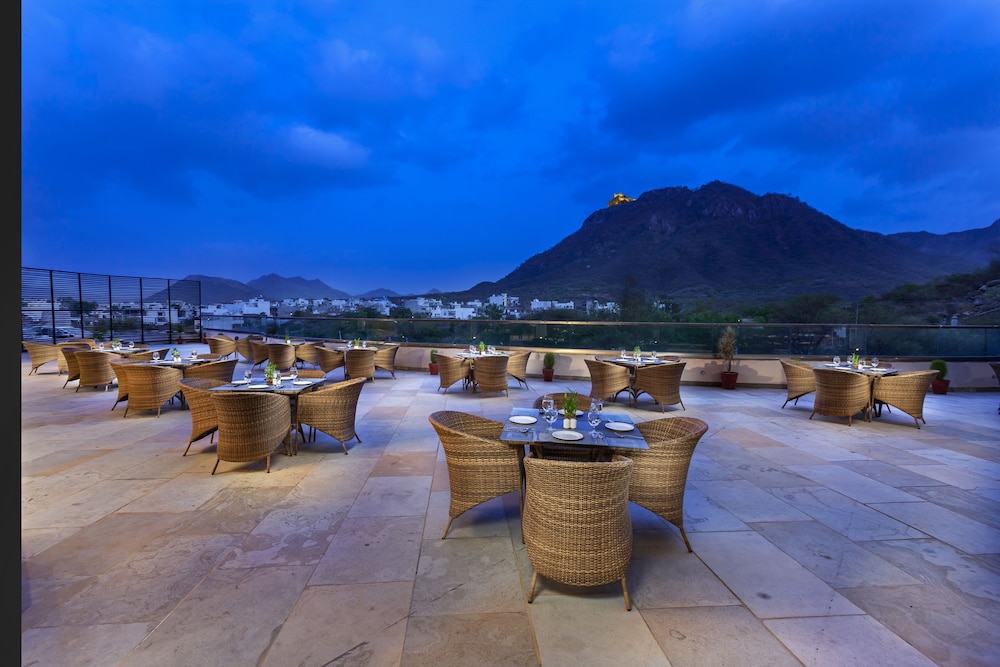 juSTa Sajjangarh Resort & Spa