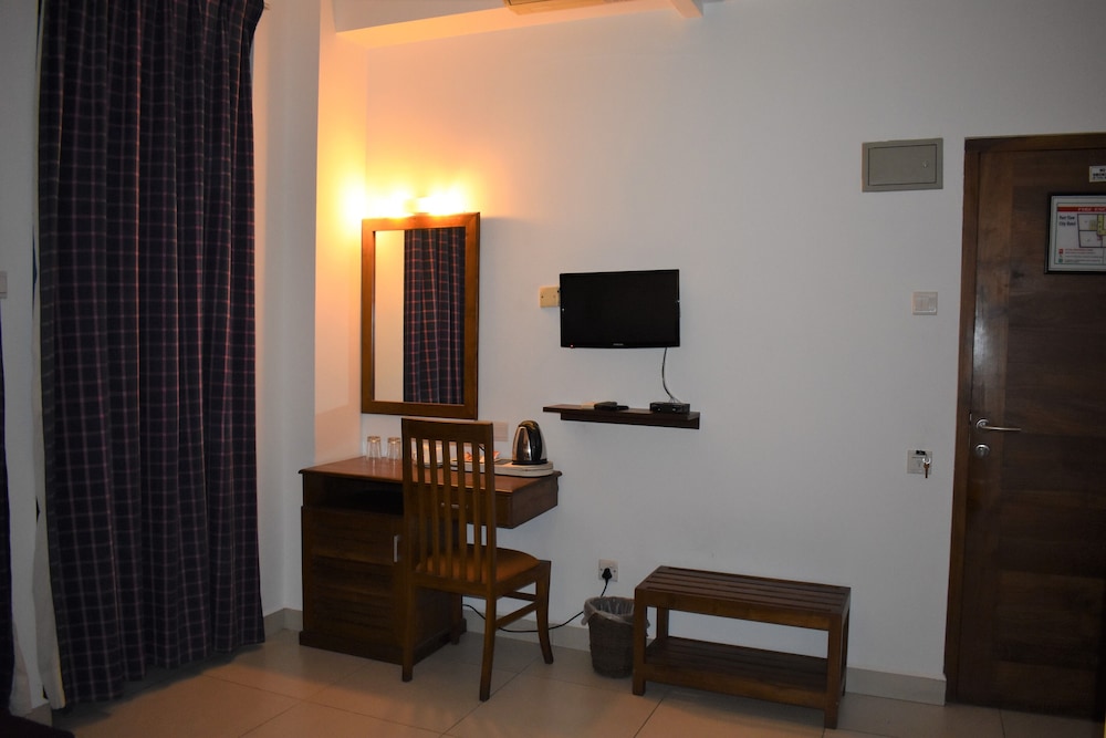 Port View City Hotel