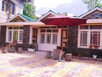 Comfy Ronak Resort