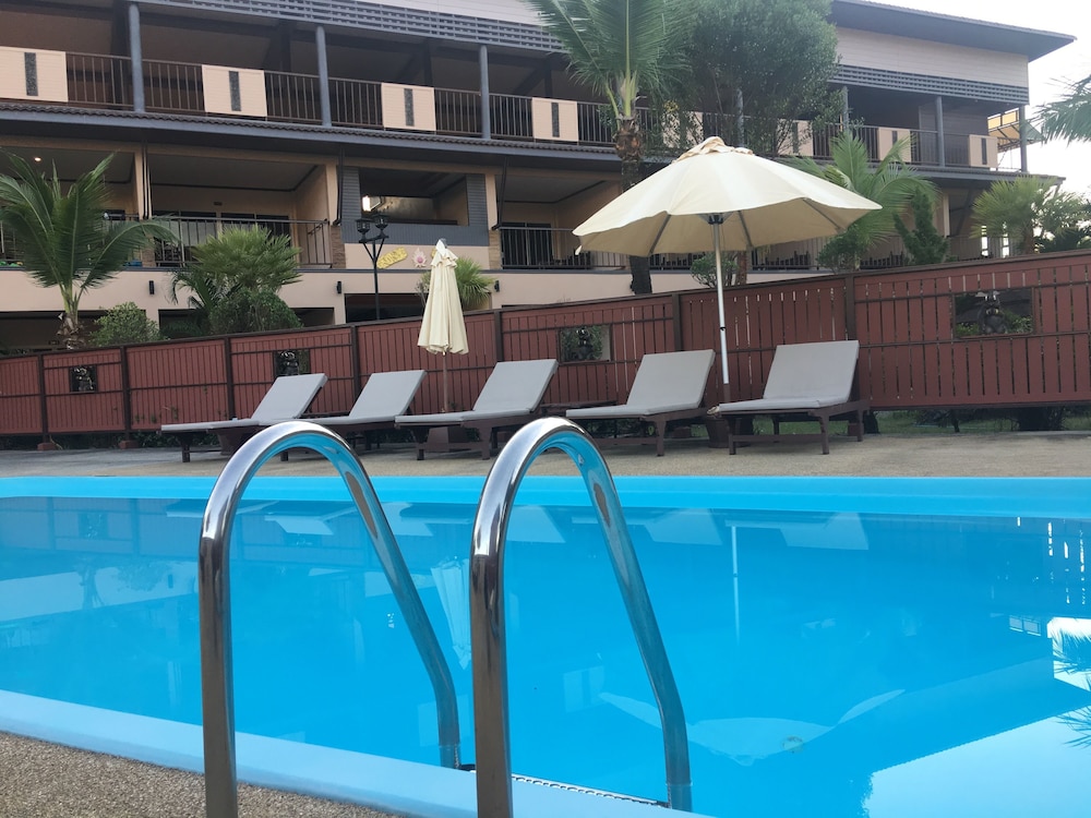 Maleedee Bay Resort
