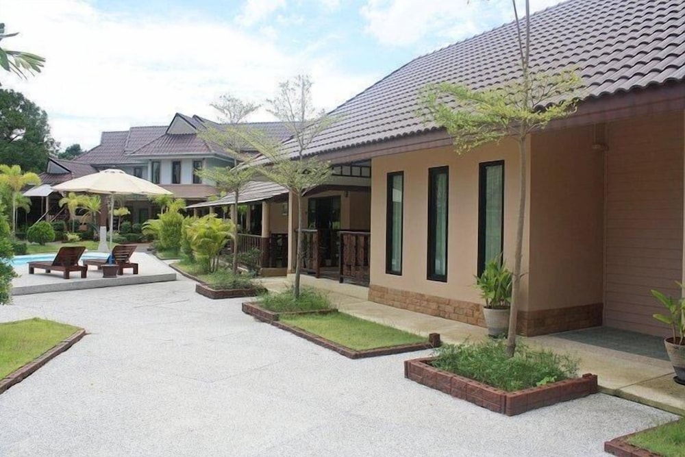 Maleedee Bay Resort