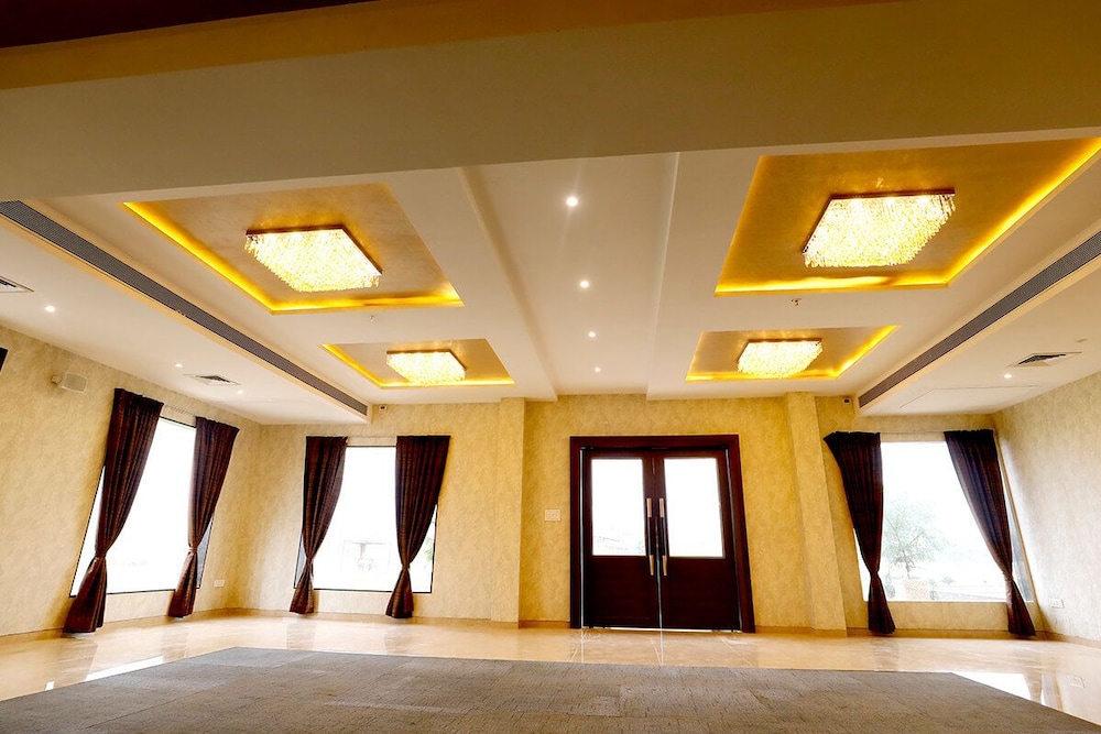 Nakshtra Hotel & Resort