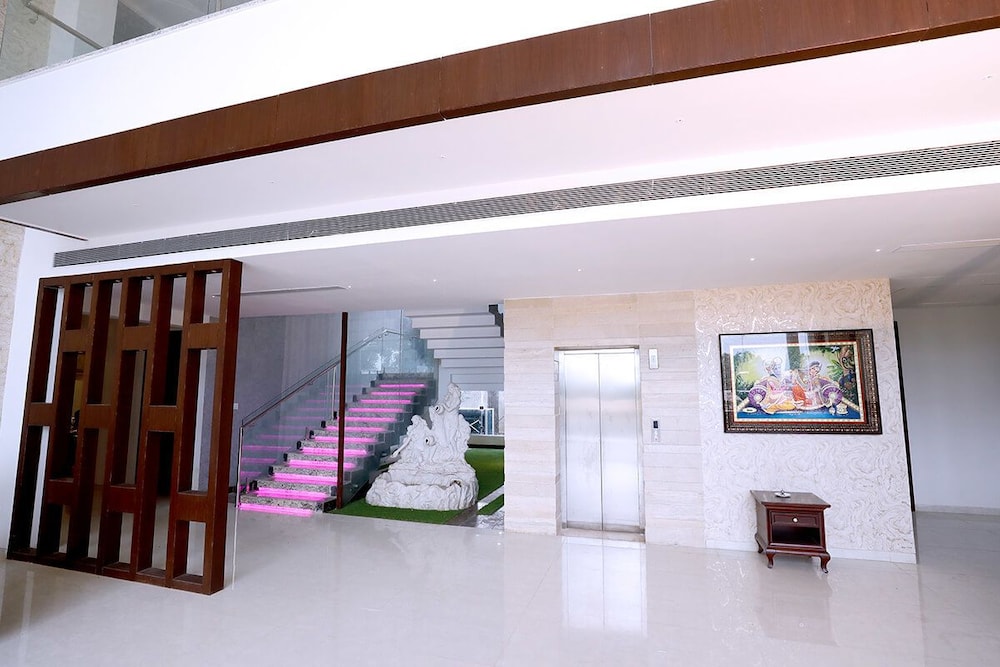 Nakshtra Hotel & Resort