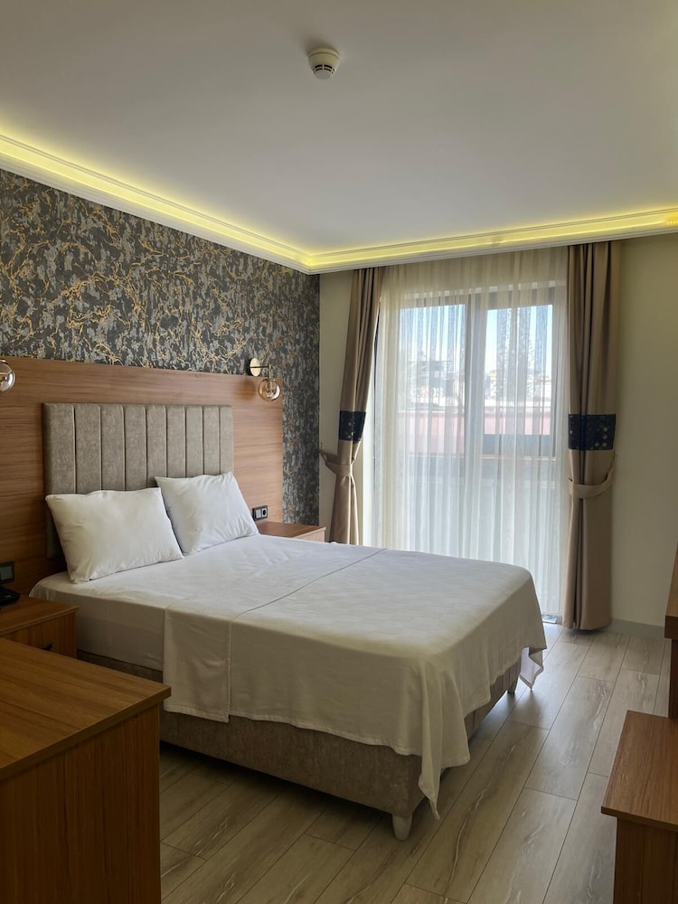 Golden Lux Hotel Antalya