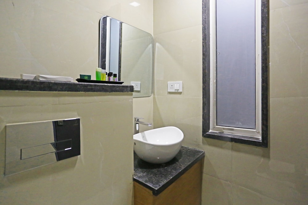Hotel Applewood Delhi Airport