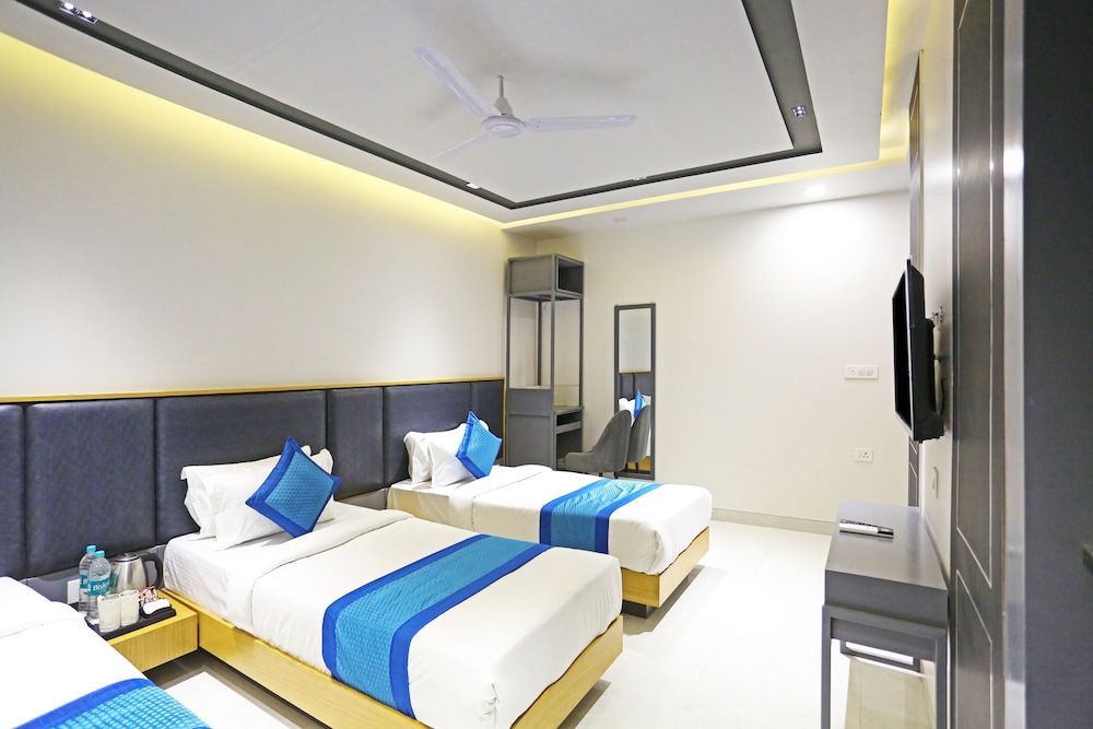 Hotel Applewood Delhi Airport
