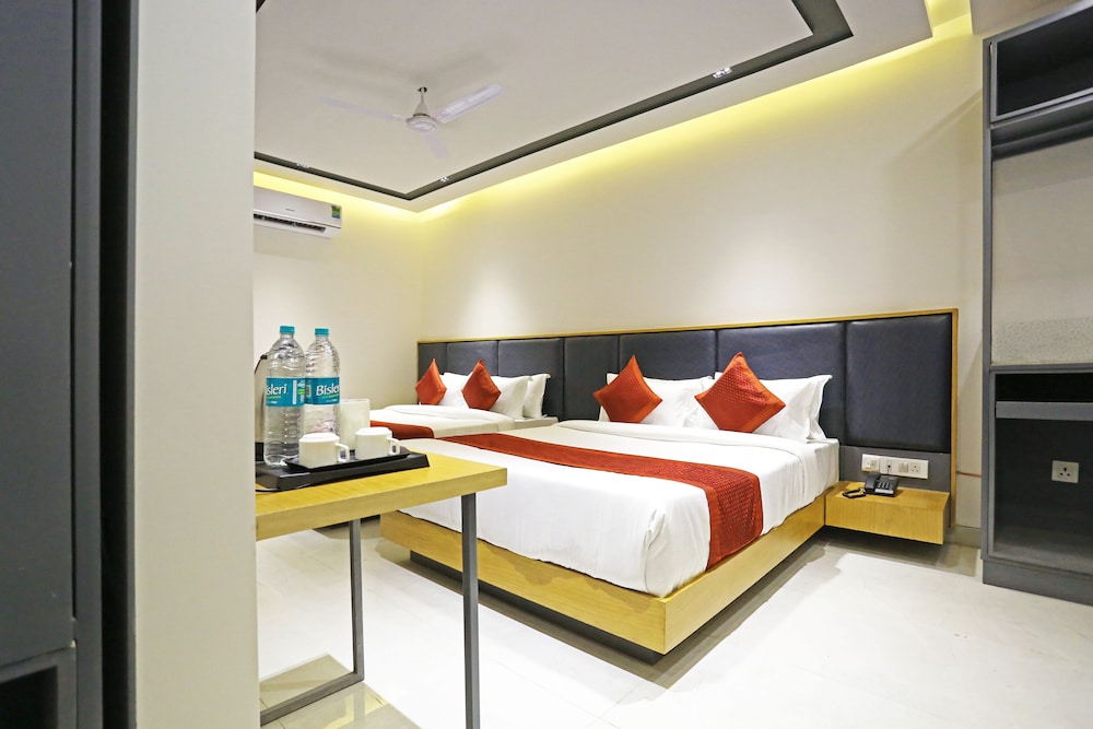 Hotel Applewood Delhi Airport