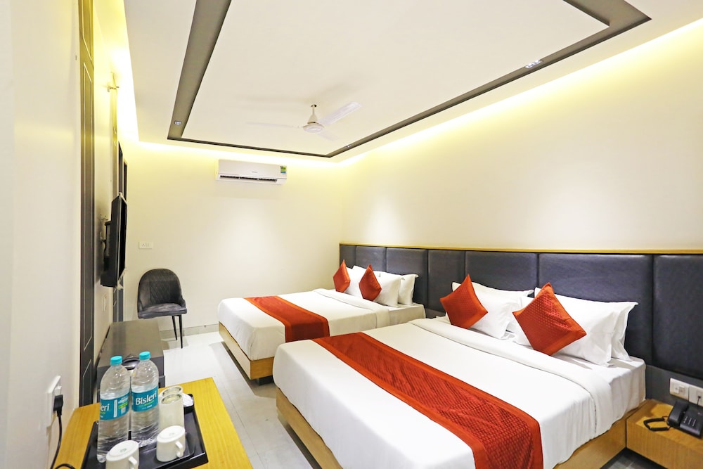 Hotel Applewood Delhi Airport