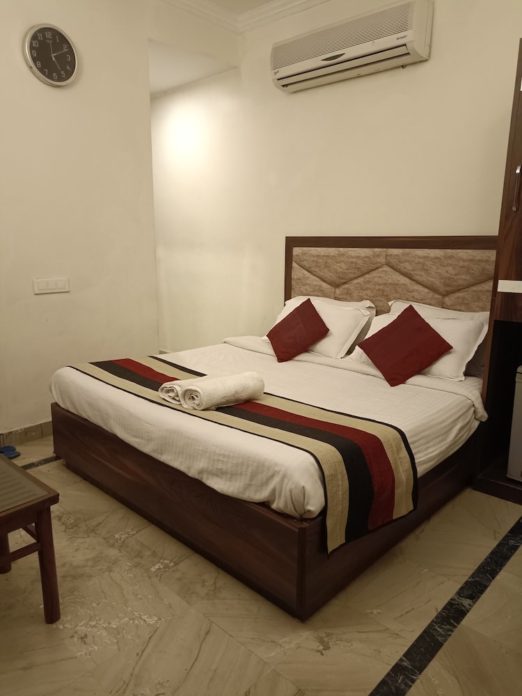 Hotel Mercury Inn by Sonachi 