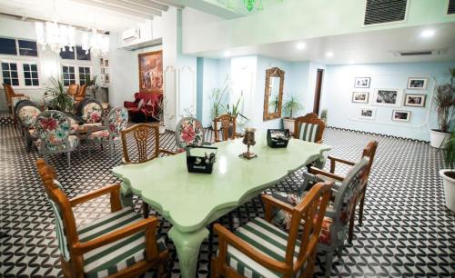 The Travotel Suites