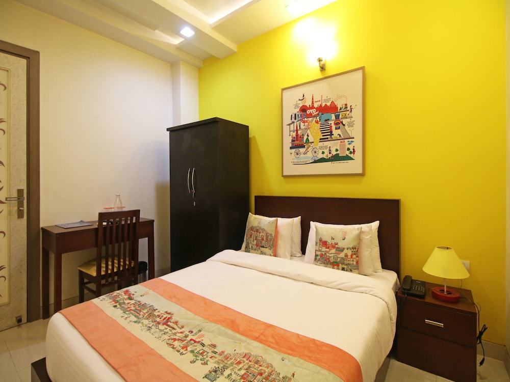 OYO Flagship 555 Pitampura