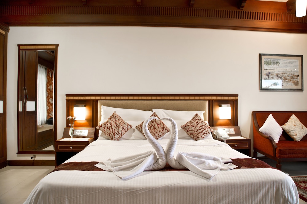Sterling Lake Palace Alleppey