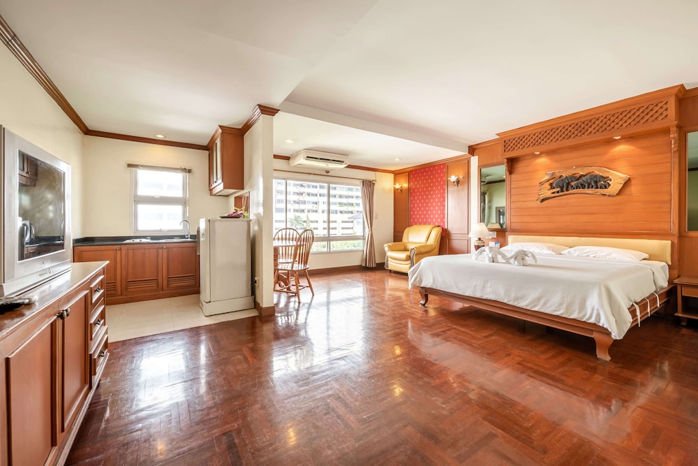 Royal Ivory Sukhumvit Nana