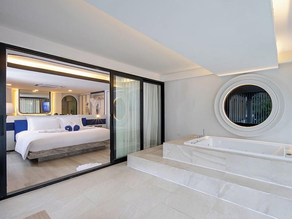 Anona Beachfront Phuket Resort