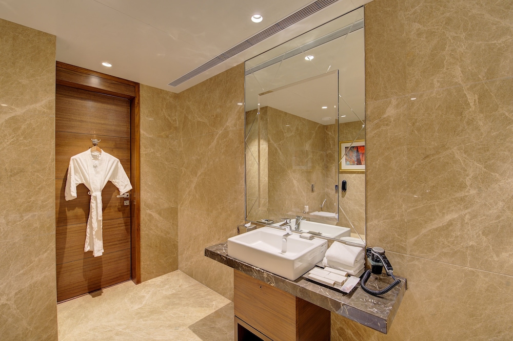 Niranta Airport Transit Hotel & Lounge Terminal 2 Arrivals