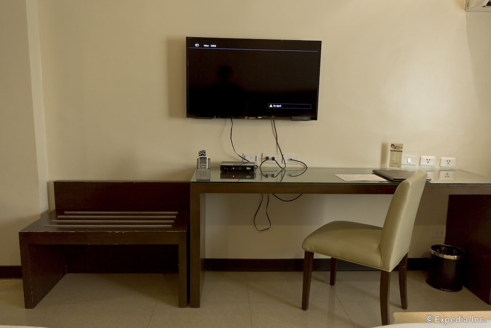 Mandarin Plaza Hotel