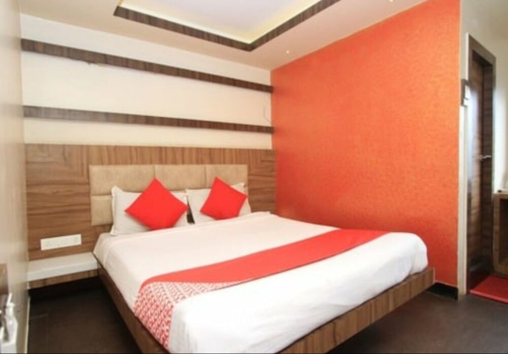 Hotel Adarsh International