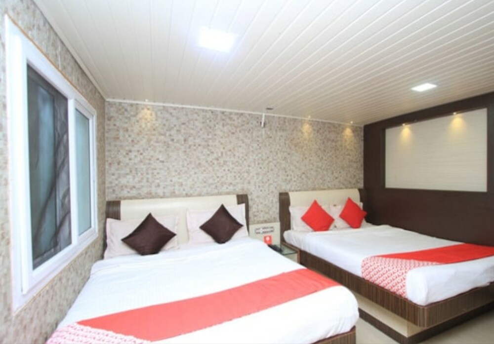 Hotel Adarsh International