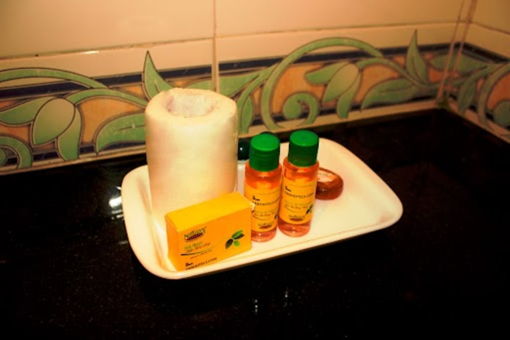  FabHotel Golden Hitech