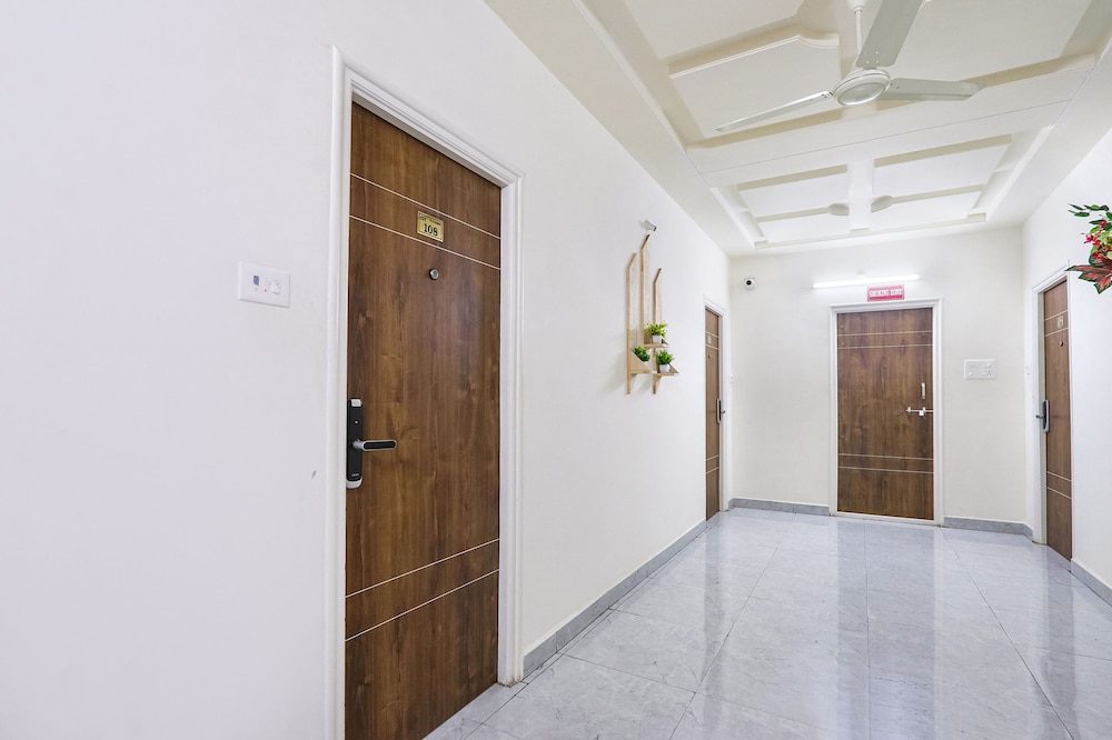  FabHotel Golden Hitech